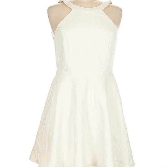 Lulus Dresses & Skirts - Lulus Cream Halter Cocktail Dress
Size Medium